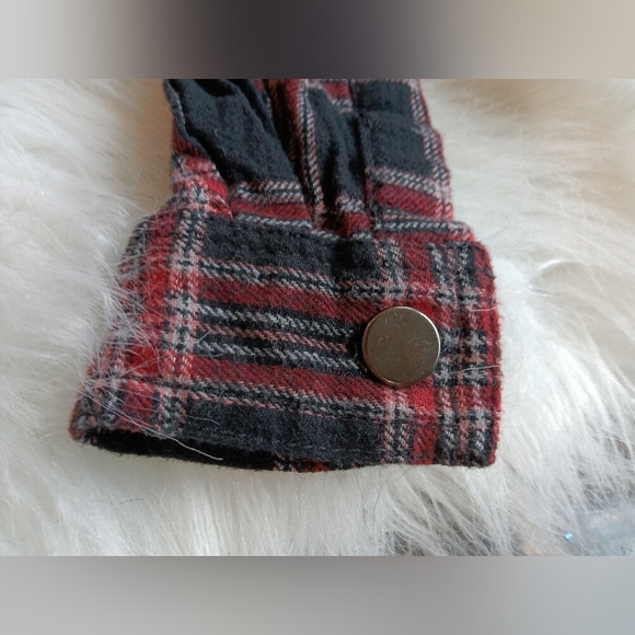 Boy's Flannel Hoodie by Tommy Bahama, Size 18M - Picture 3 of 5